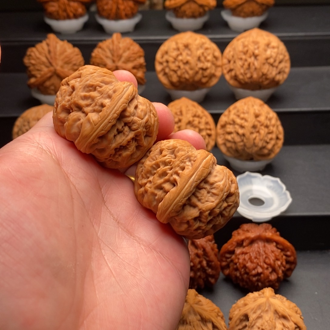 文玩核桃把件42平谷元宝