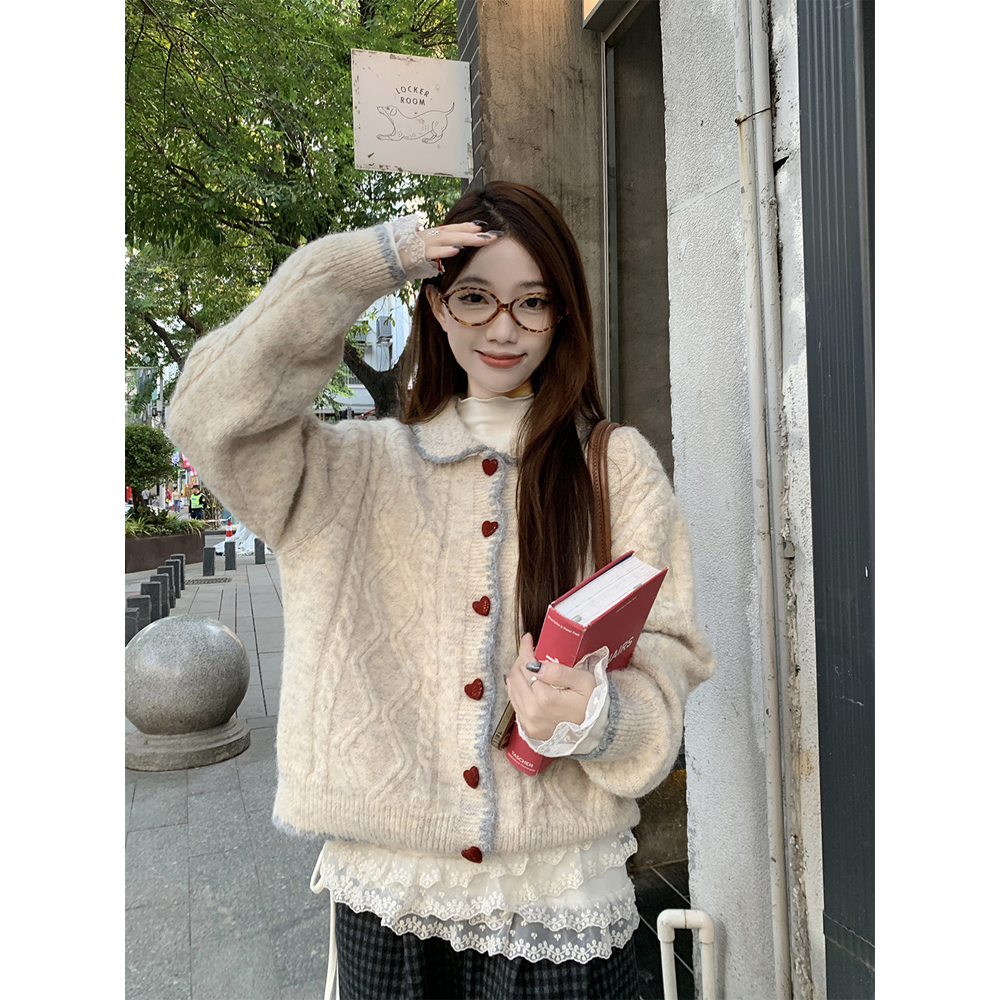 胖mm秋冬撞色毛衣开衫气质显瘦翻领爱心扣针织外套