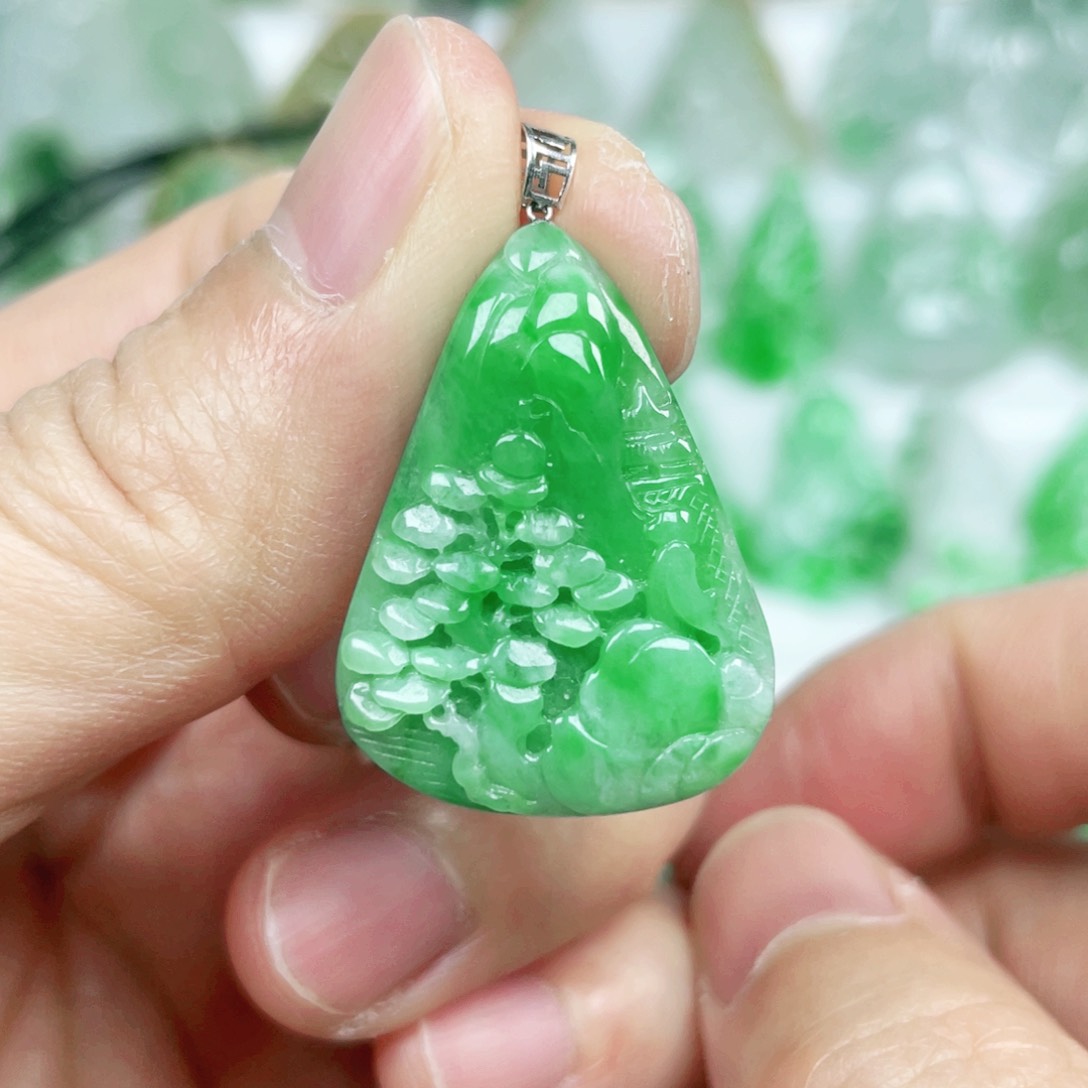 翡翠吊坠(不含链)18K金镶嵌