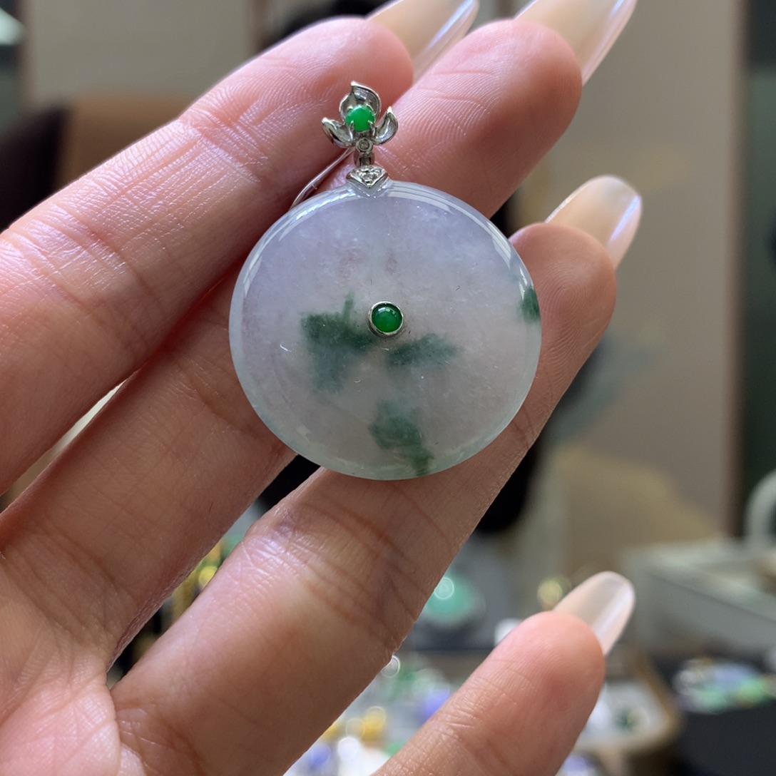 颈饰18K金镶嵌翡翠