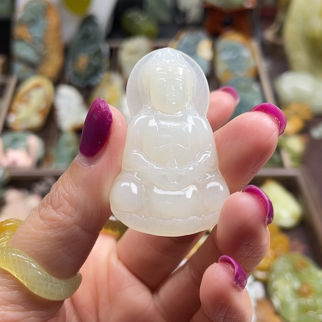 蛇纹石玉颈饰未镶嵌岫玉观音