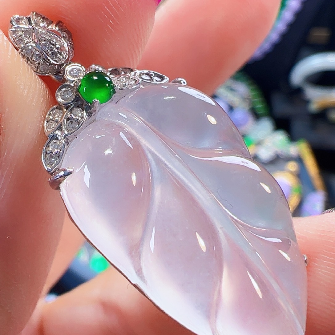 翡翠18K金镶嵌颈饰签收后24小时鉴赏期