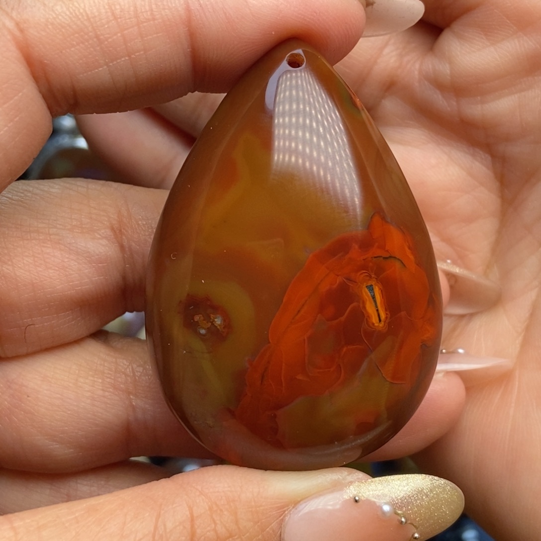 玛瑙/玉髓颈饰未镶嵌战国红