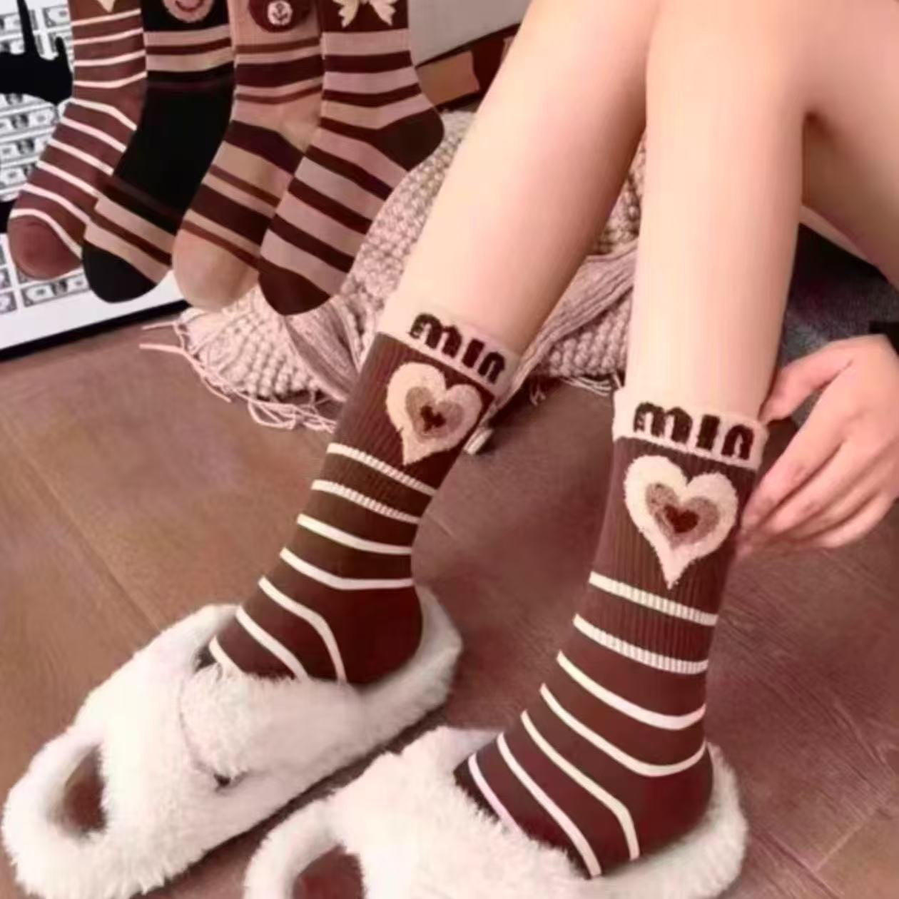 袜子棉袜秋冬纱女羽毛笑脸ins保暖高筒冬季潮百搭袜子女冬季潮流