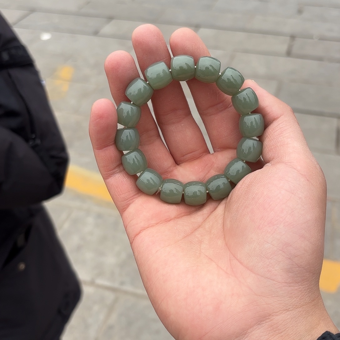 未镶嵌和田玉手链