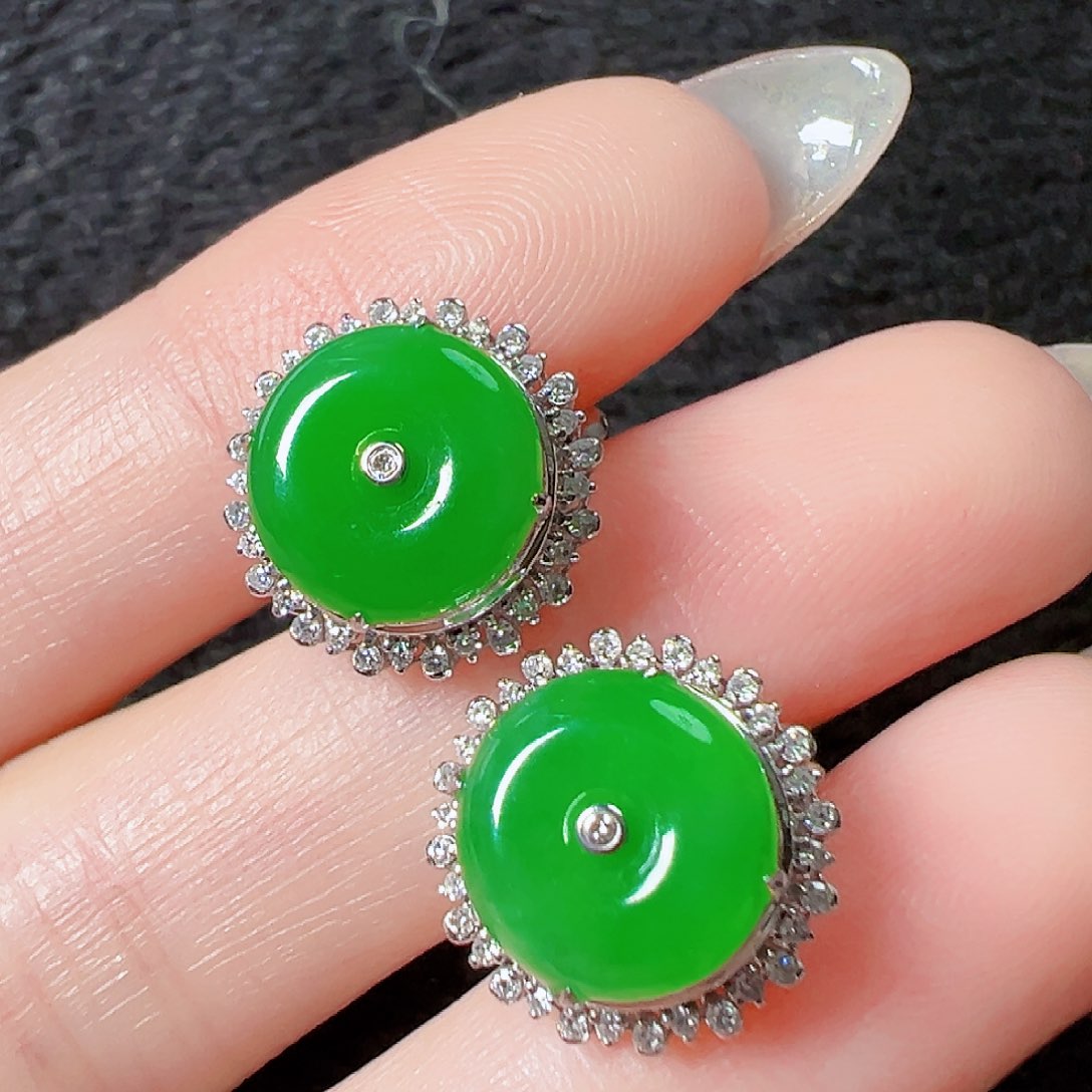 翡翠耳饰18K金镶嵌签收后24小时鉴赏期，过时不退