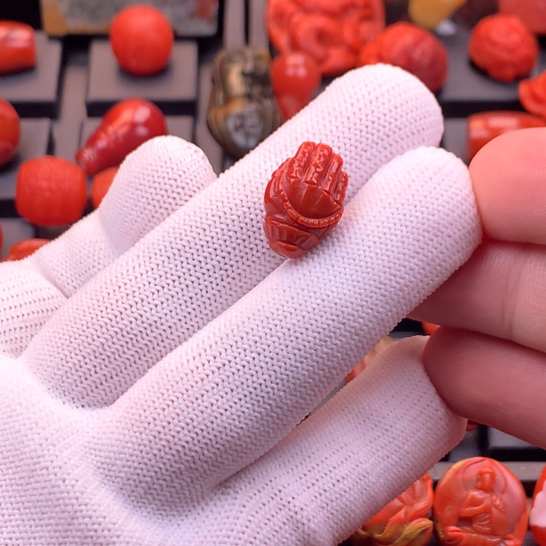 南红玛瑙未镶嵌川料原矿满色满肉精工佛手背云12.3mm