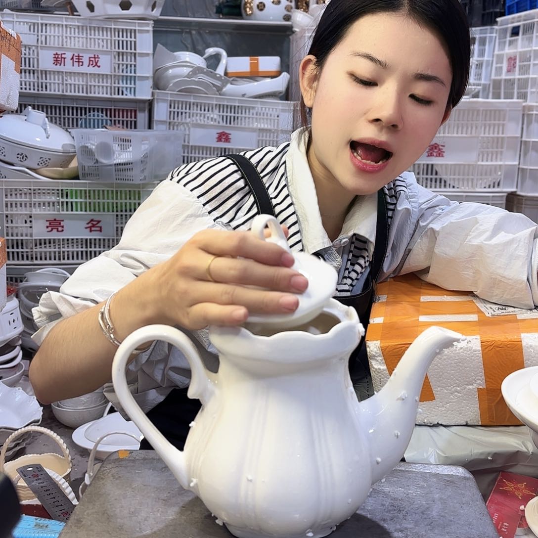 盘微瑕产品………南瓜水壶一个