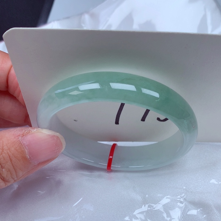 翡翠手镯（贵妃镯）未镶嵌翡翠