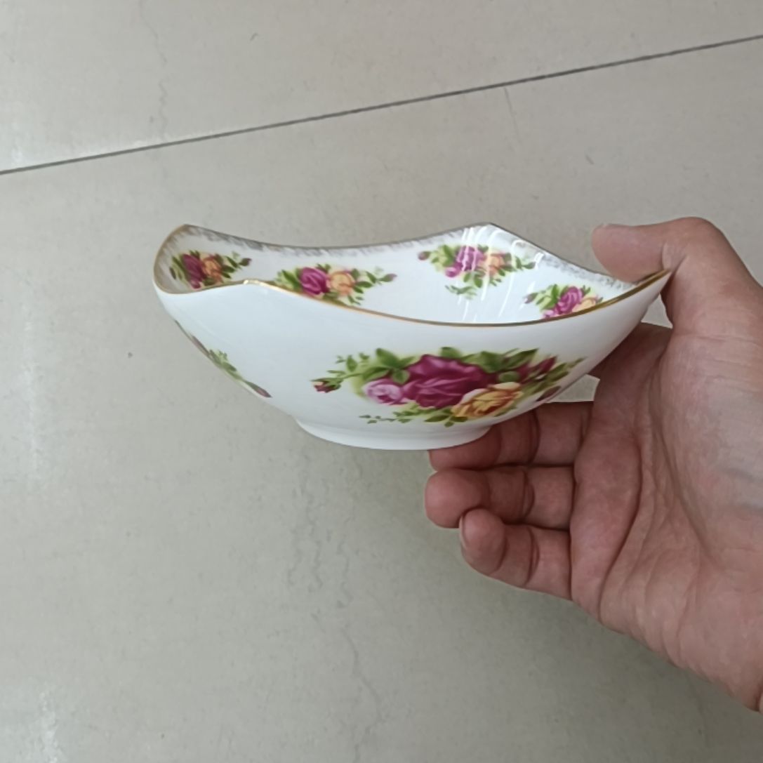 ?红5英寸四角碗4个