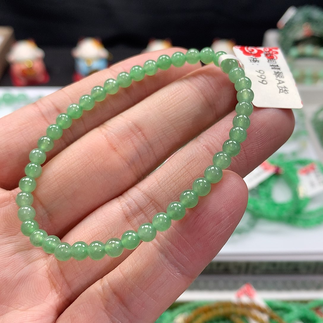 翡翠手链未镶嵌翡翠