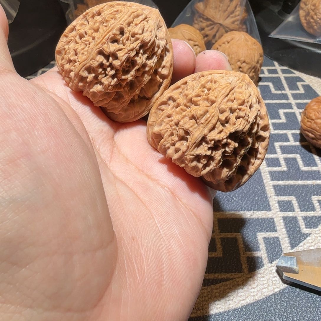 文玩核桃把件徐*三角南疆