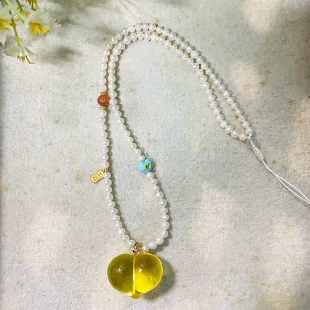 18K金镶嵌天然琥珀屁桃珍珠精美时尚百搭轻奢气质锁骨链