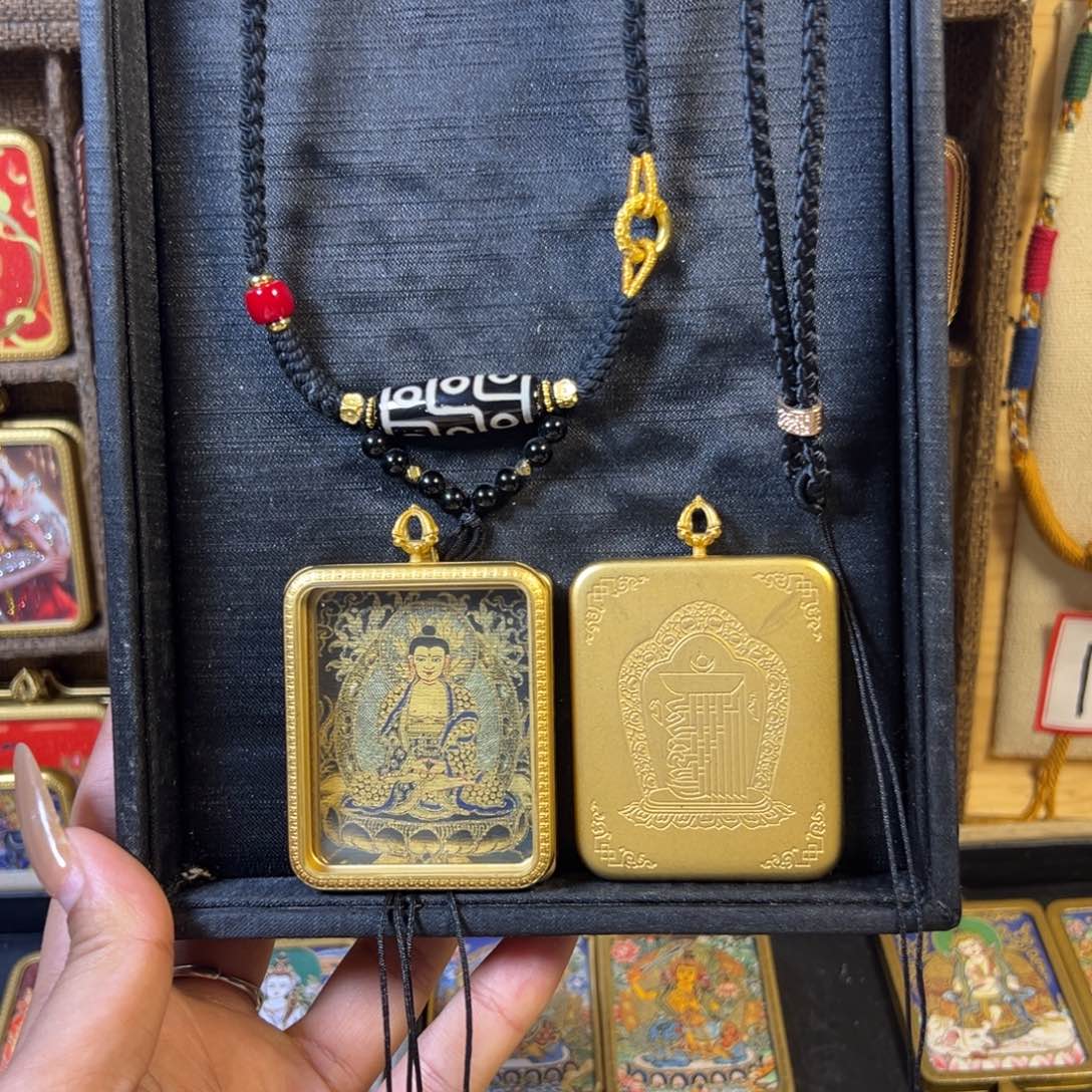 吊坠慢*?单面黄铜阿弥陀佛绳9