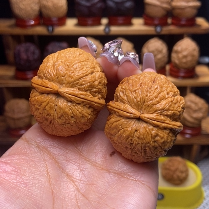 文玩核桃吊坠卧龙7