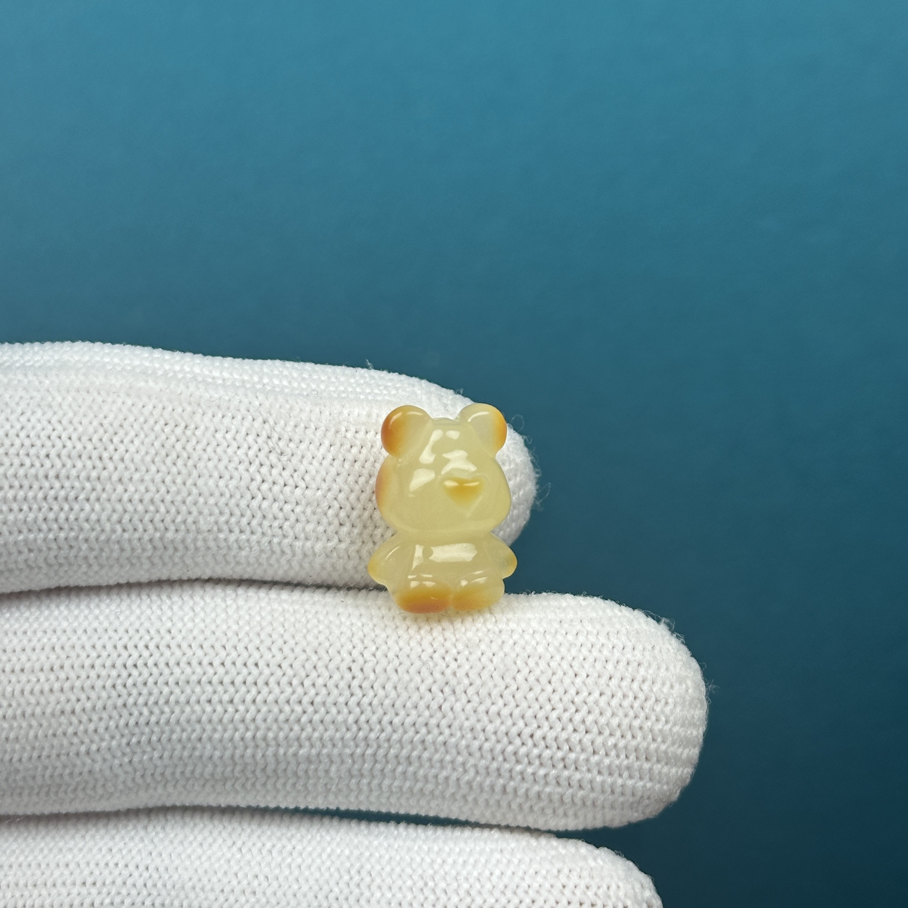 K1818天然原矿蜜蜡 雕刻小熊12*16*10mm 支持鉴定 假一罚十