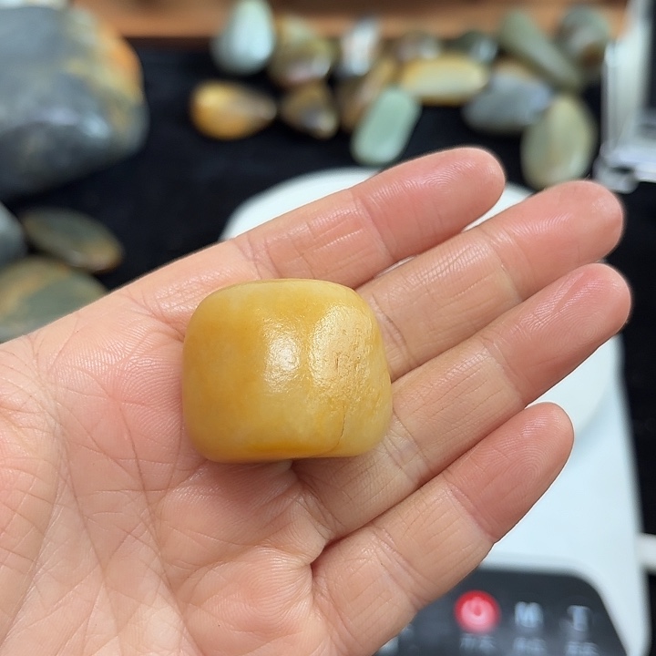 一***行和田玉（糖玉）未镶嵌挂件