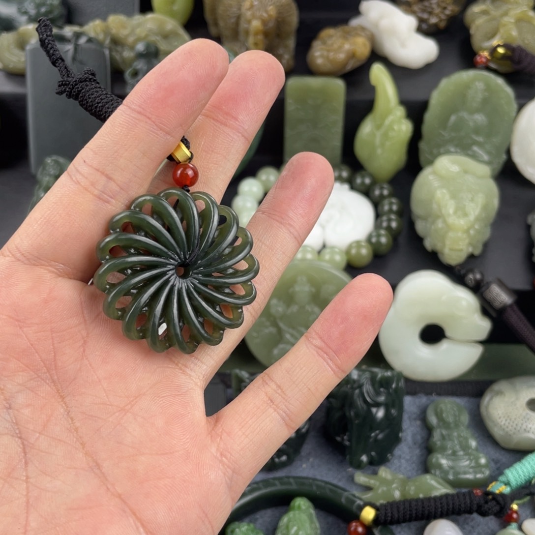 和田玉未镶嵌颈饰