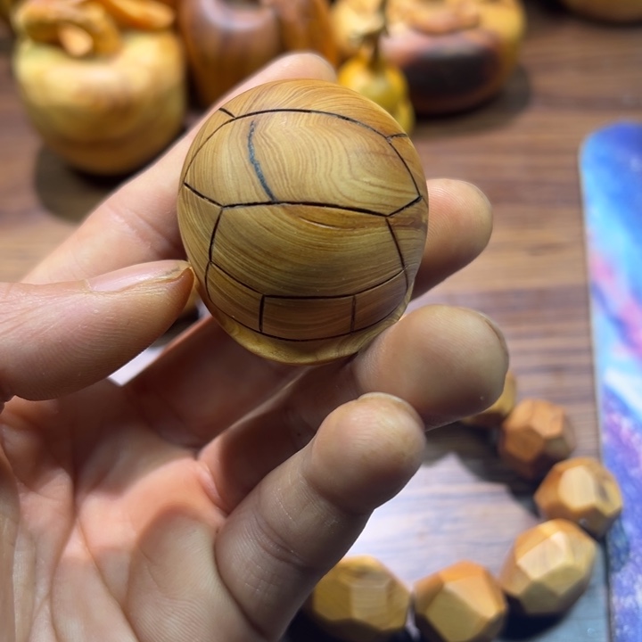 小***志柏木（崖柏）陈化老料手串把件 