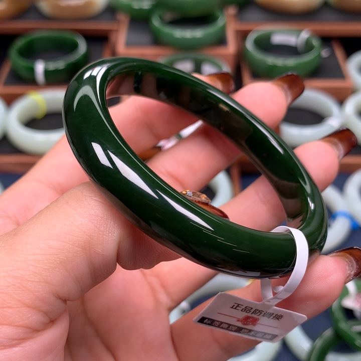 和田玉（碧玉）手镯未镶嵌