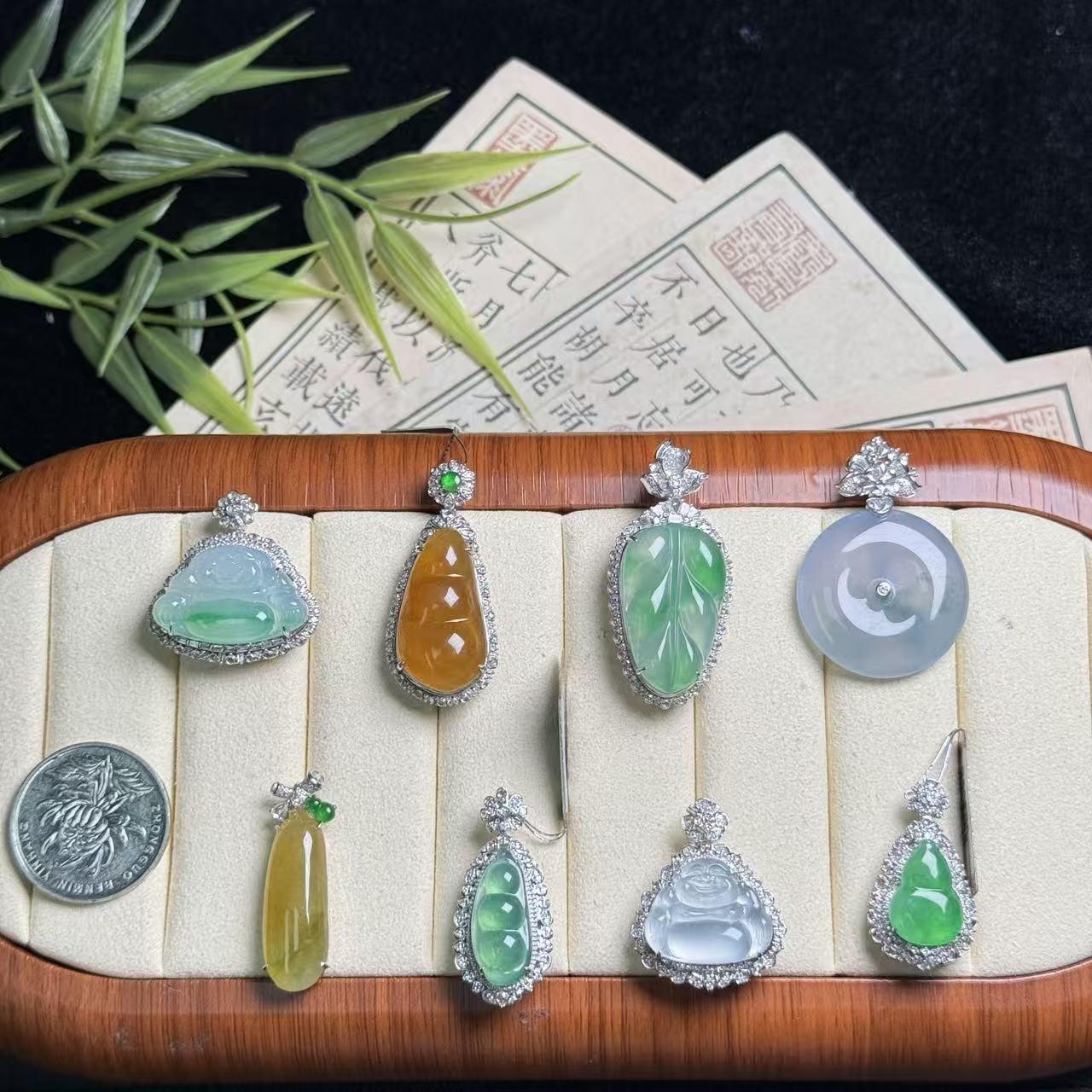 思懿珠宝    18K翡翠吊坠-26800-2-XMG-多样性发一