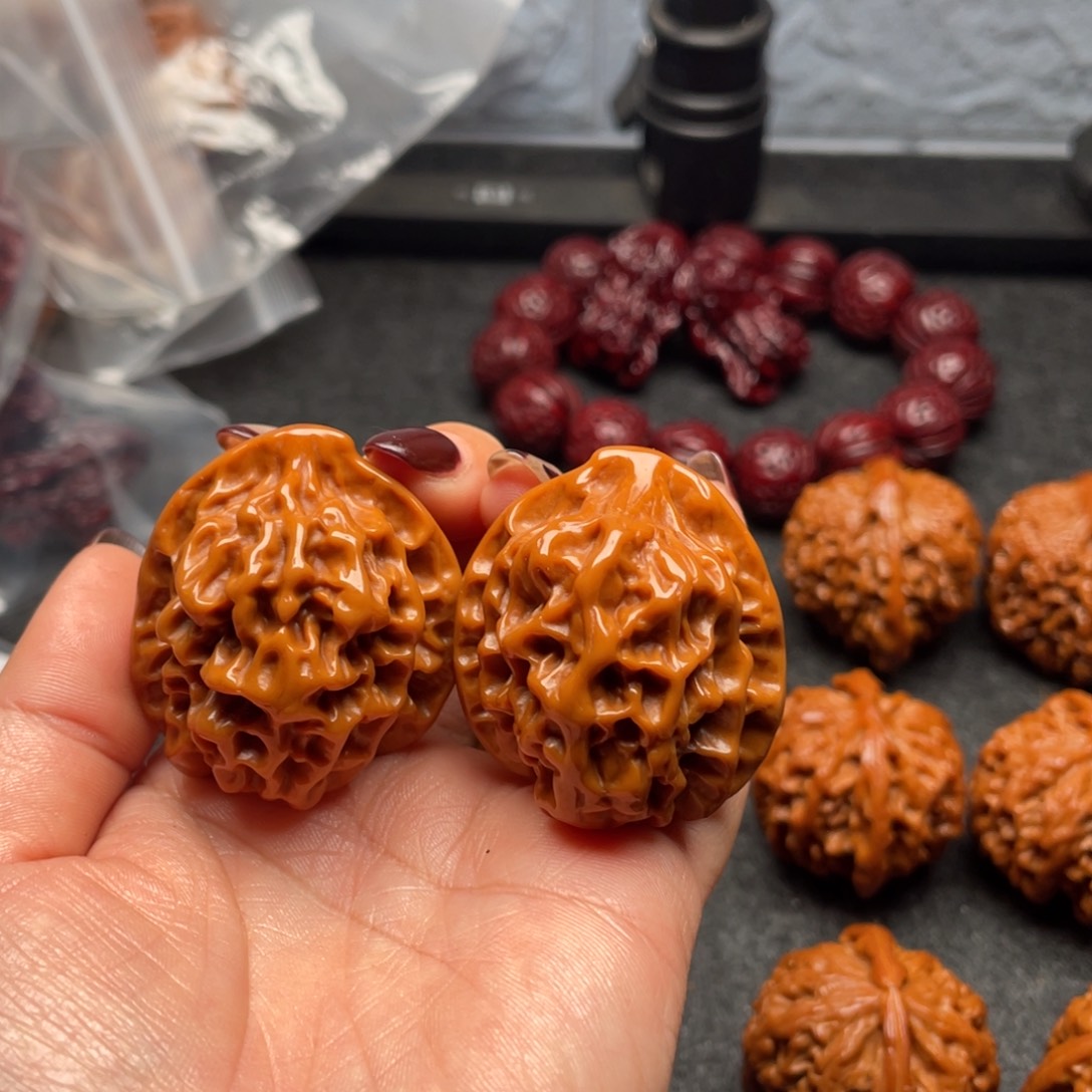 初***心文玩核桃吊坠帝王