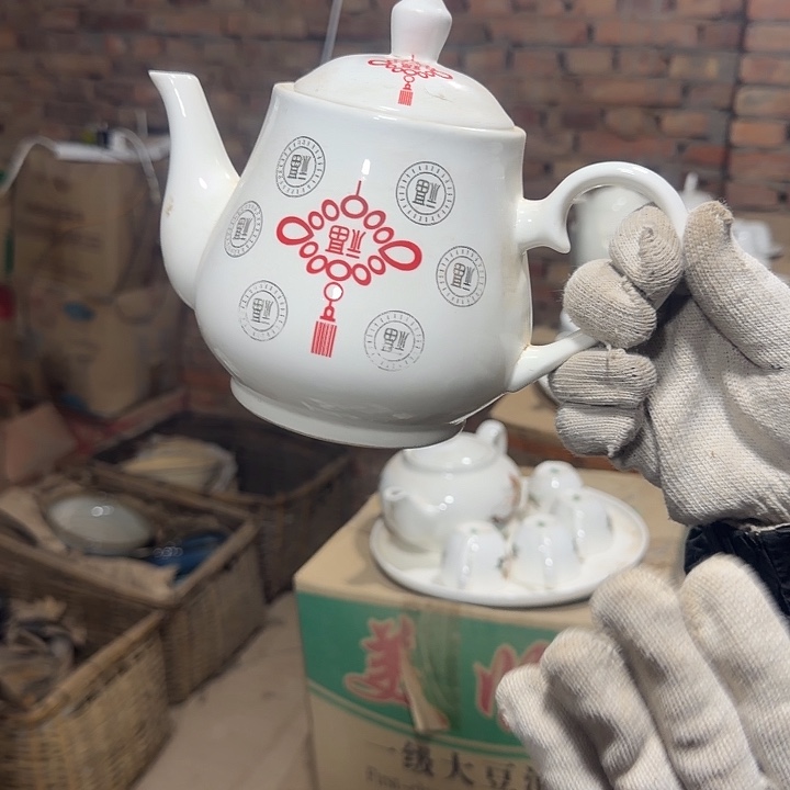 库存微瑕多空茶壶