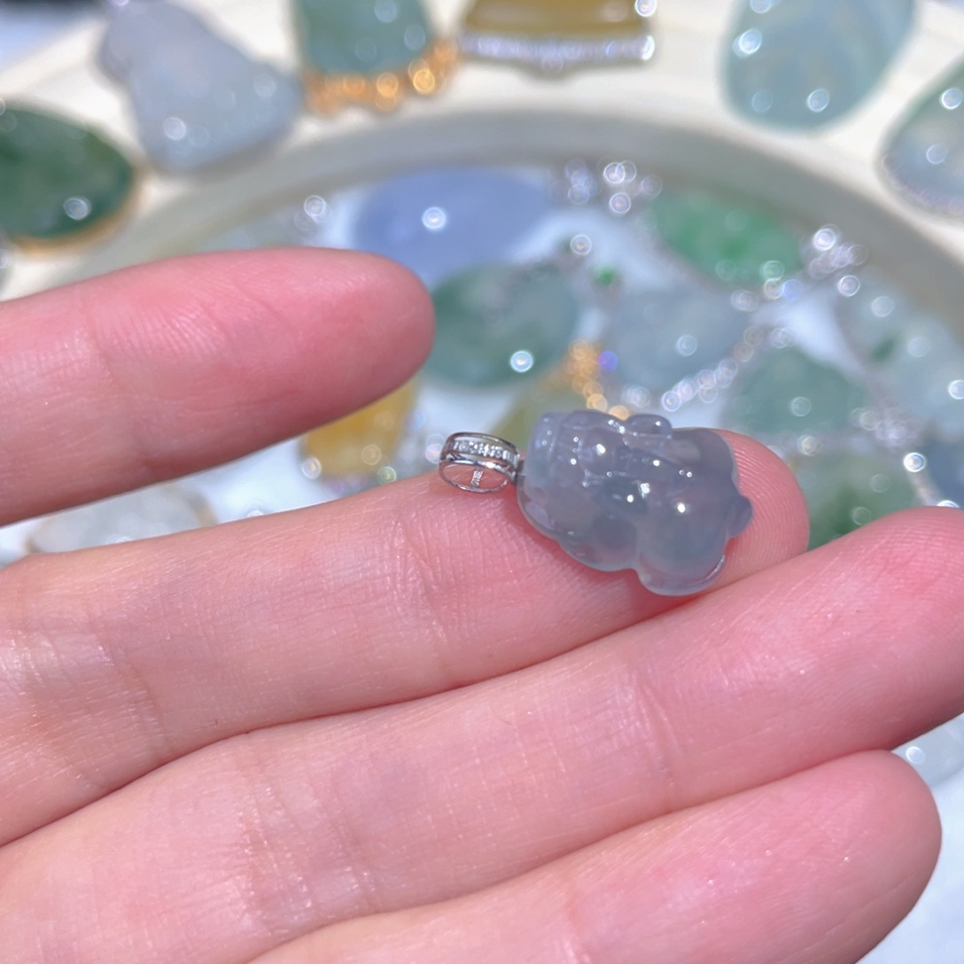 翡翠颈饰18K金镶嵌翡翠