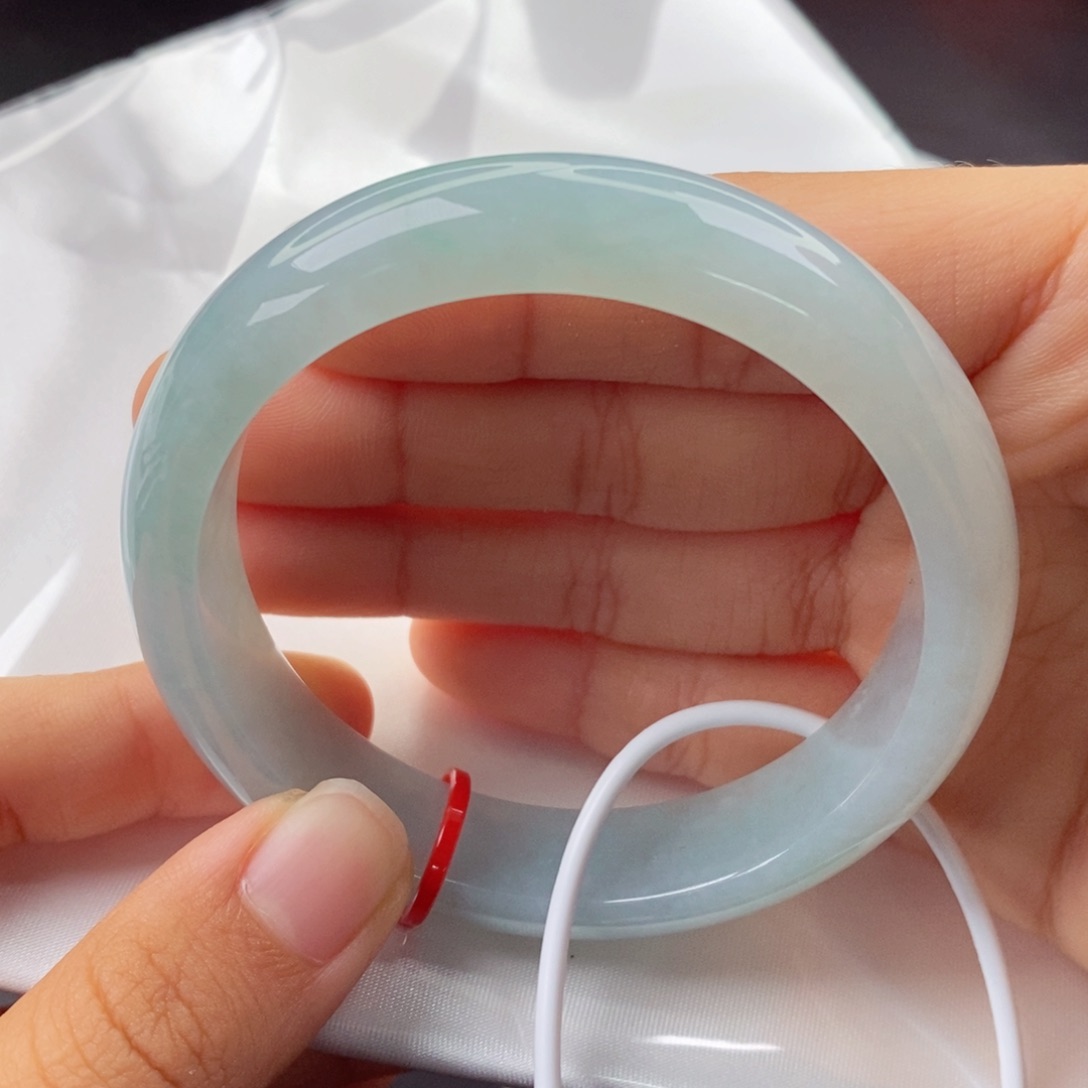 翡翠手镯未镶嵌5657正圈