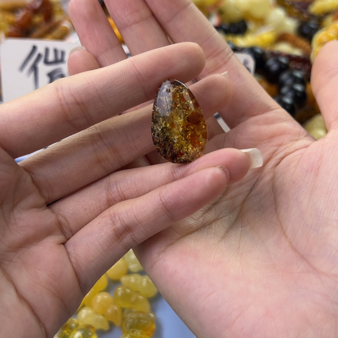 琥珀珠宝奇石未镶嵌