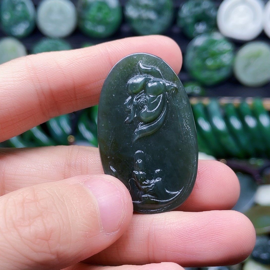 和田玉未镶嵌珠宝半成品