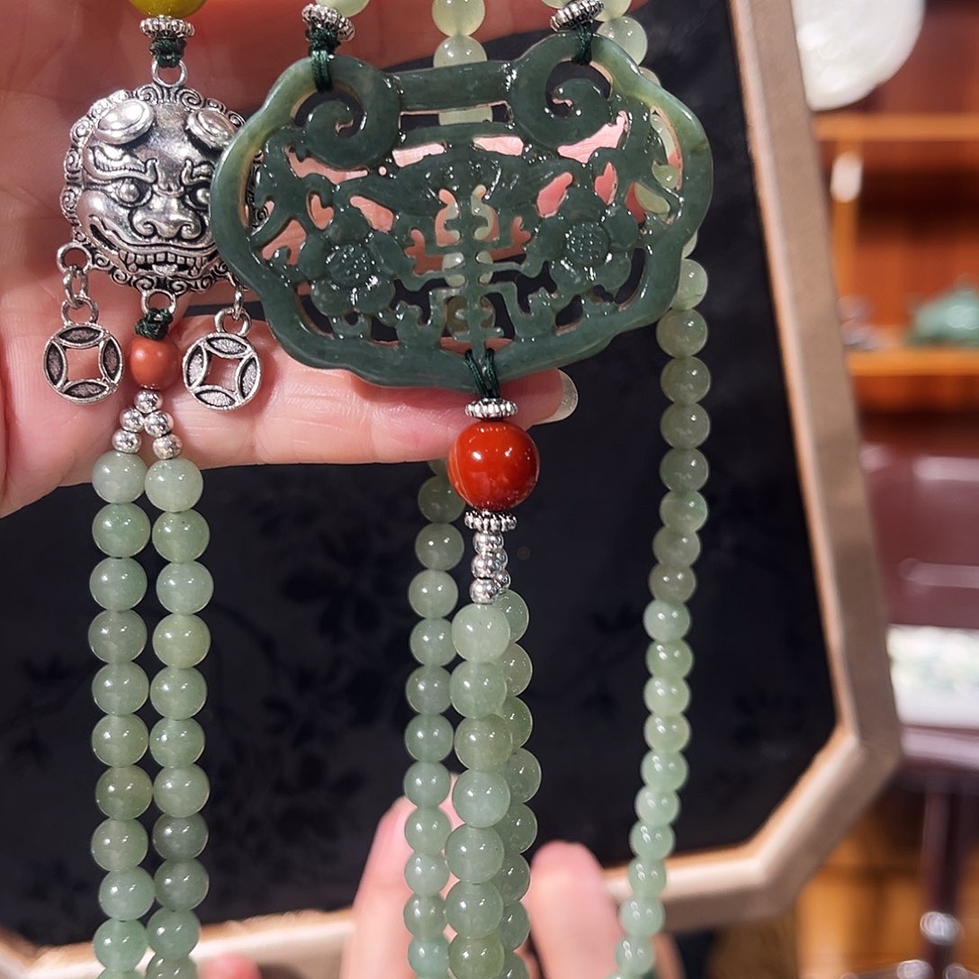 颈饰未镶嵌和田玉