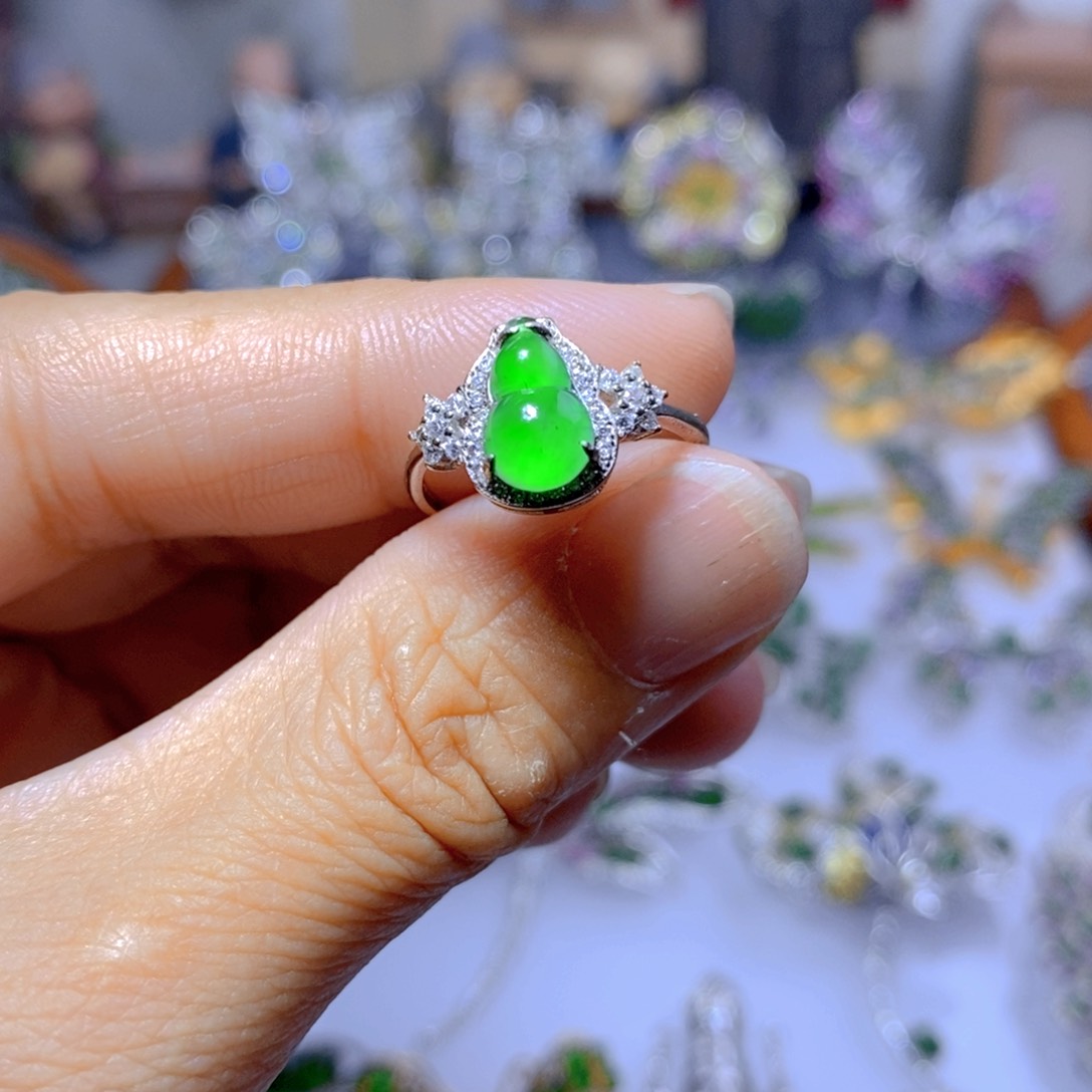 翡翠耳钉银S925镶嵌天然翡翠