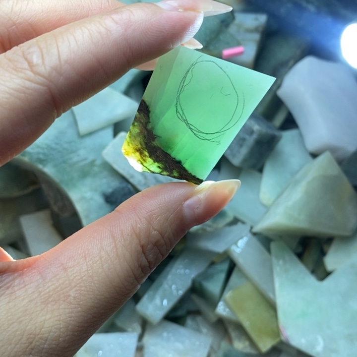 翡翠未镶嵌颈饰翡翠