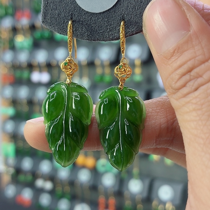 和田玉18K金镶嵌耳饰