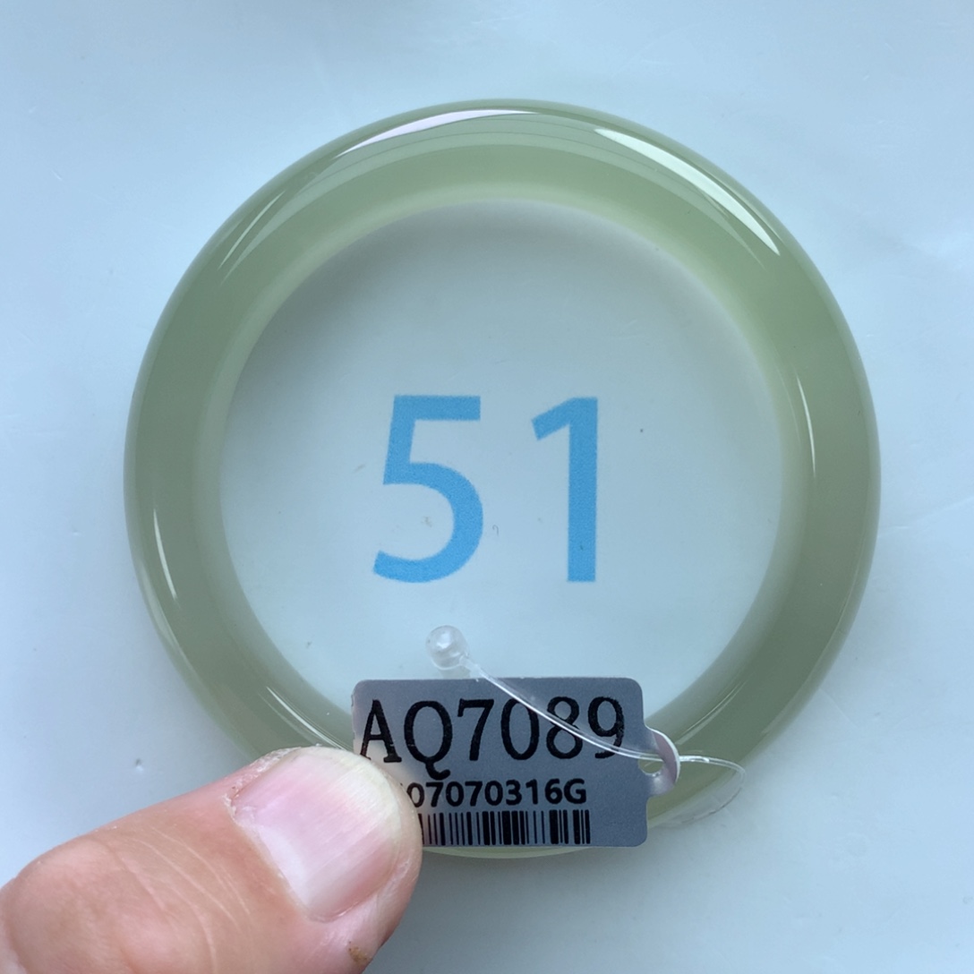 和田玉手镯未镶嵌心**陈