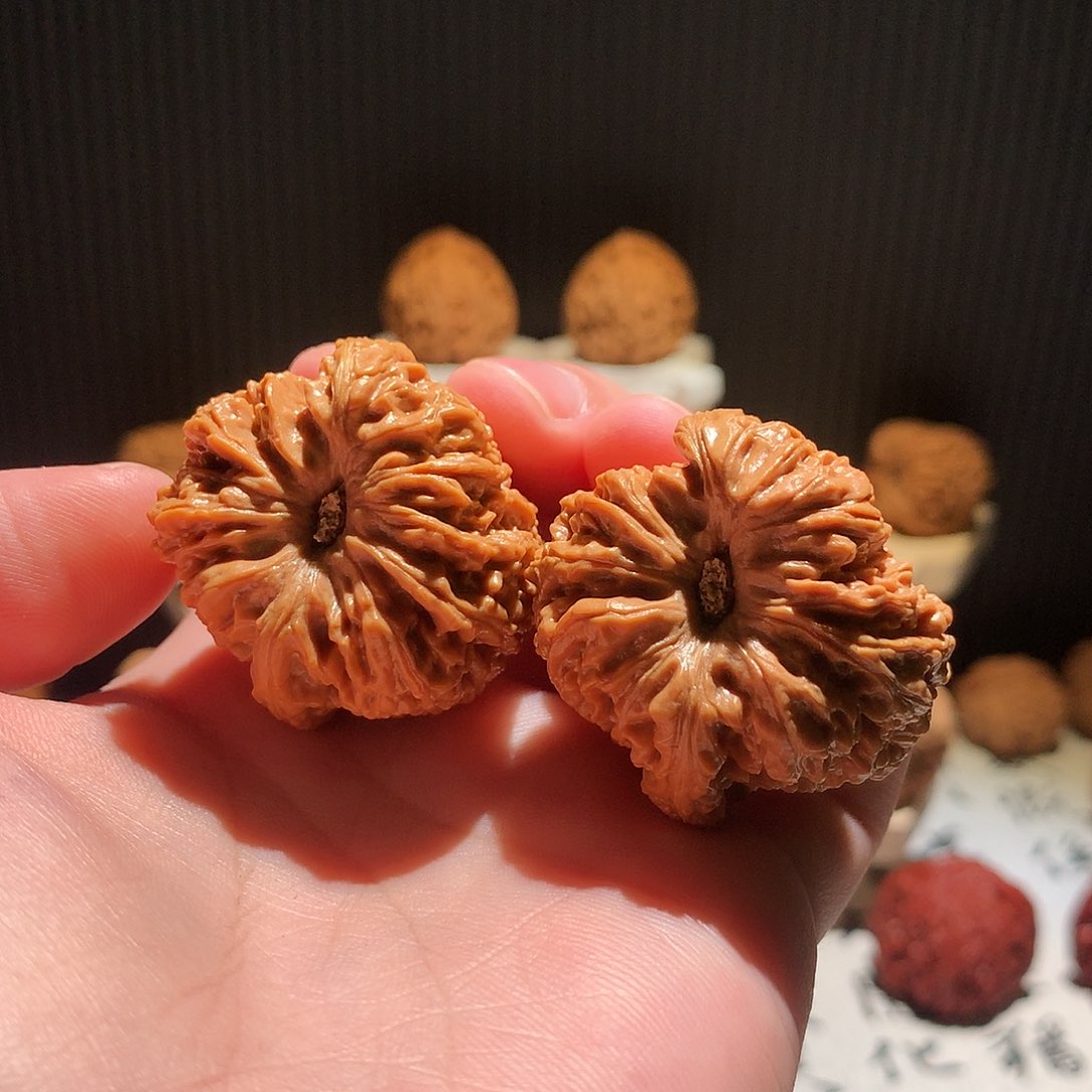 文玩核桃把件?**木南疆