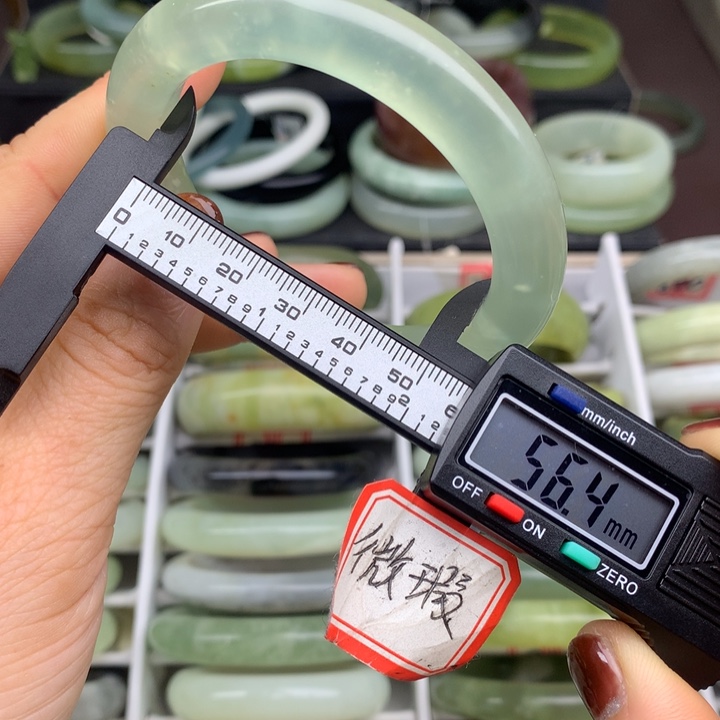 蛇纹石玉未镶嵌手镯790