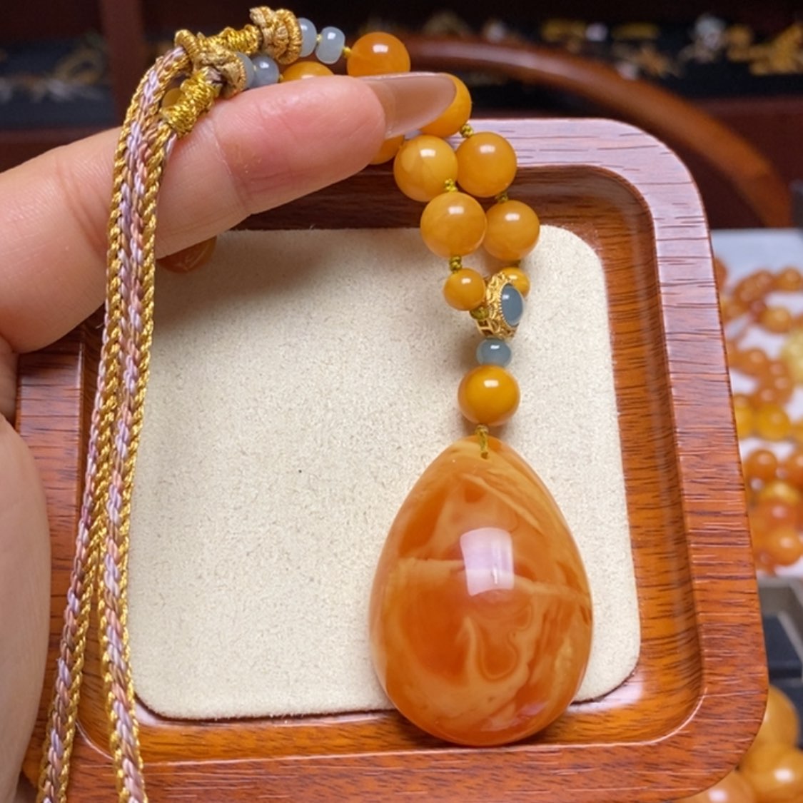 【闪购商品】蜜蜡吊坠(赠链)未镶嵌项链