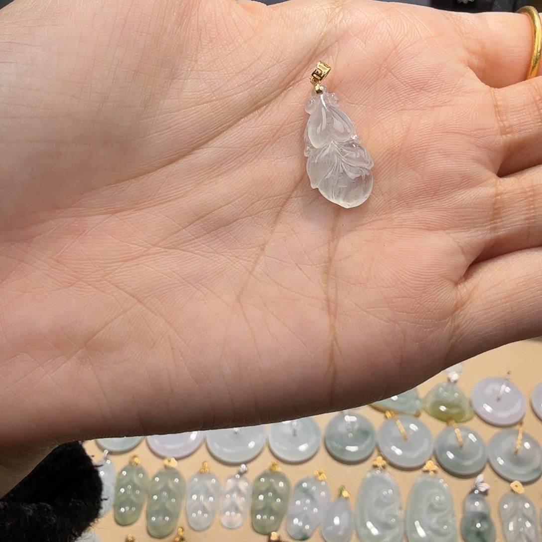 ****糖翡翠18K金镶嵌颈饰