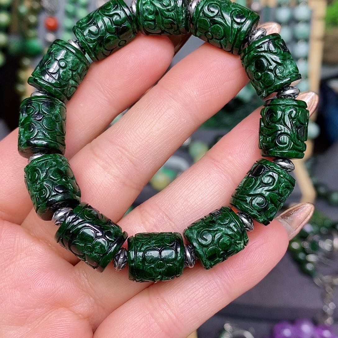 翡翠手链未镶嵌漂亮美眉