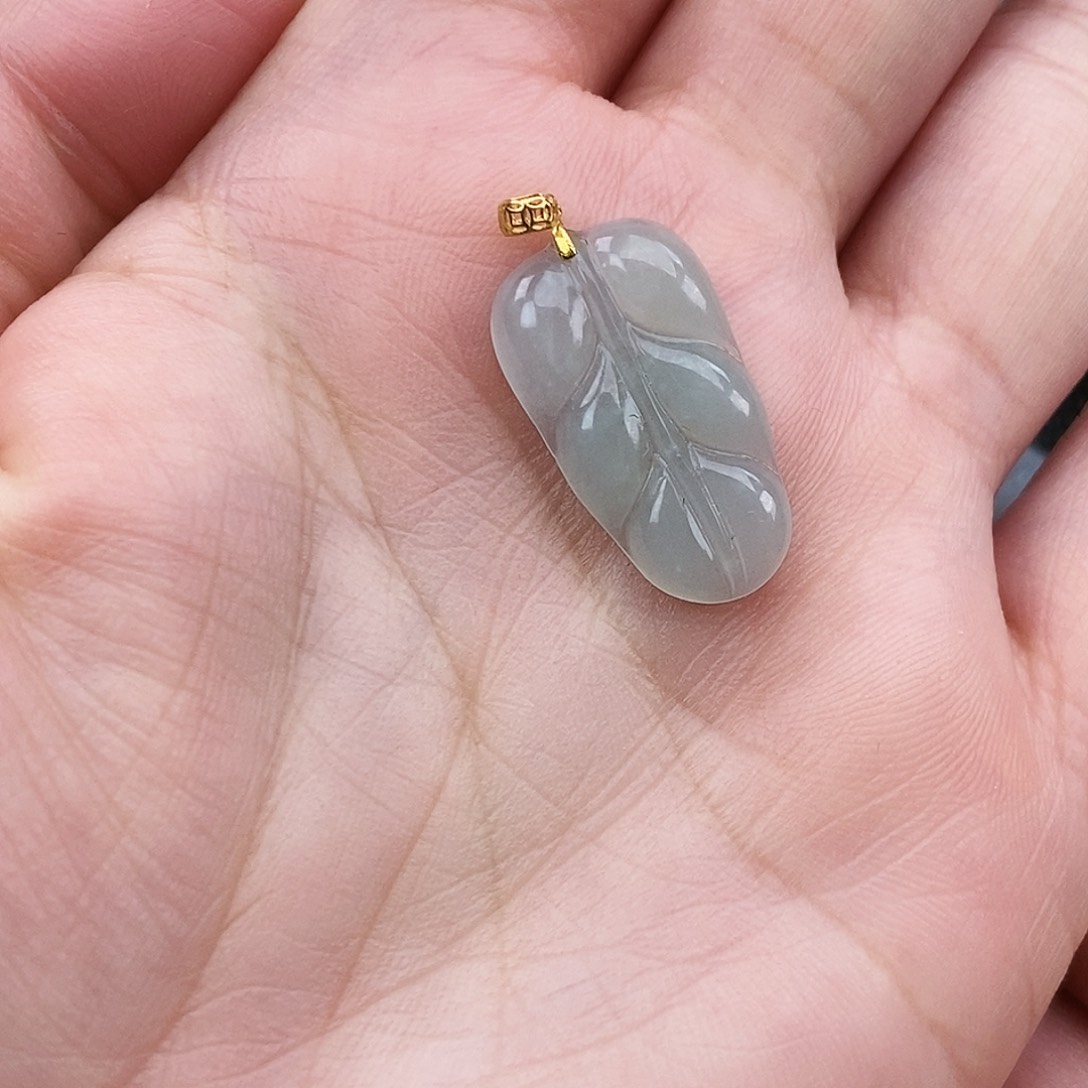 翡翠颈饰18K金镶嵌叶子