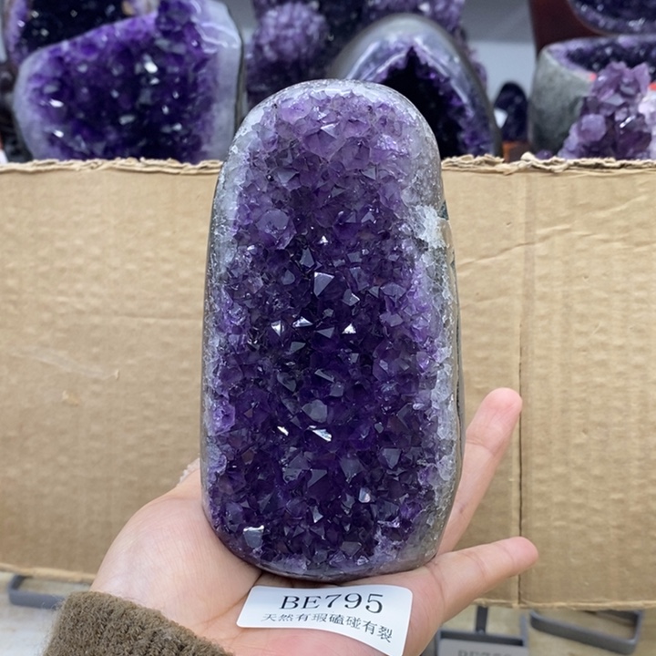 未镶嵌水晶大型摆件（非配饰）