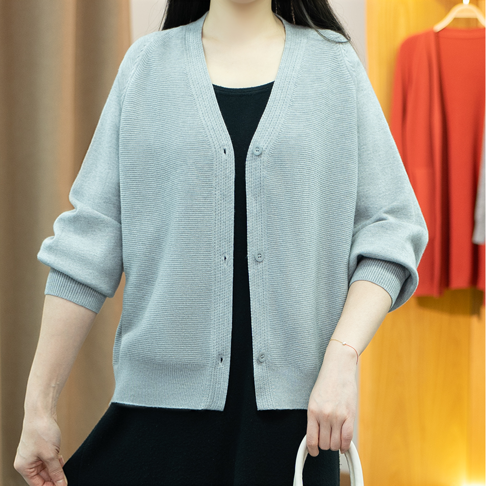 2025春季新款洋气简约大码针织百搭宽松开衫外套外披2502-109