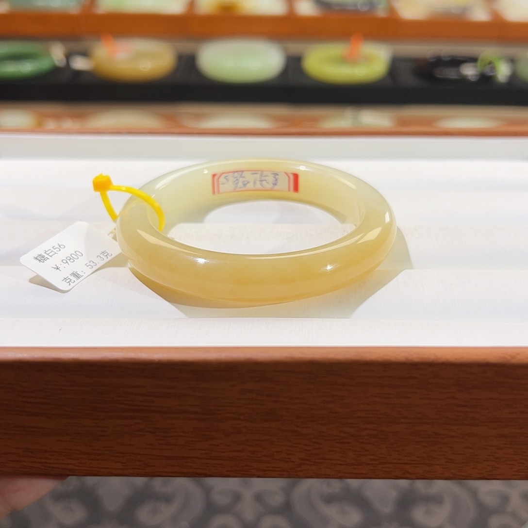 和田玉手镯未镶嵌  【糖白渐变】