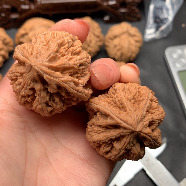 文玩核桃吊坠粗筋