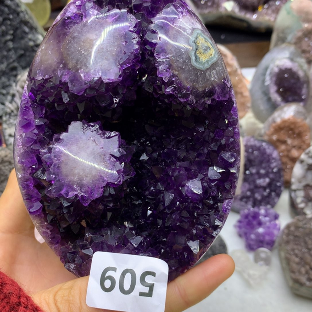 紫晶大型摆件（非配饰）未镶嵌韦****砖