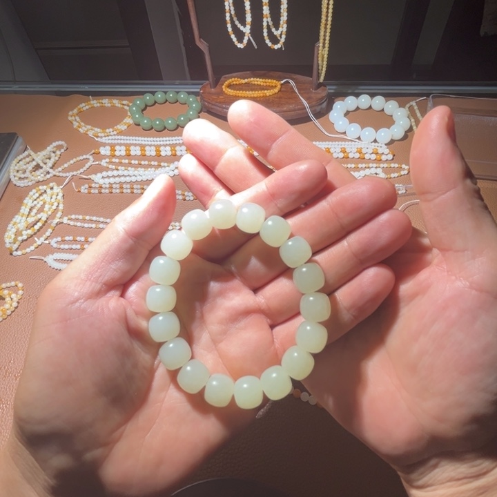 a***c和田玉未镶嵌手链