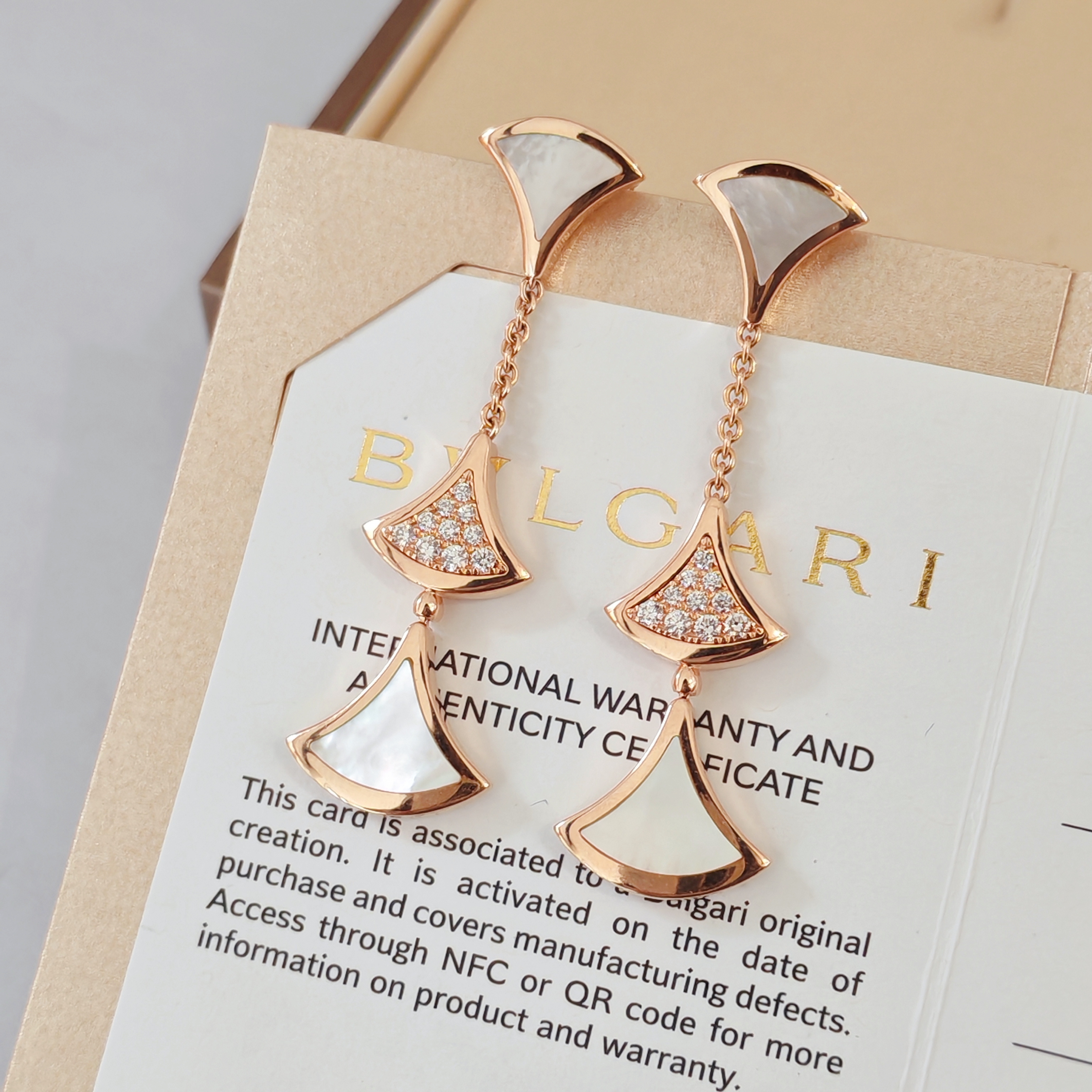 99新 BVLGARI/宝格丽 白扇子钻石耳钉/K玫   JM25071909
