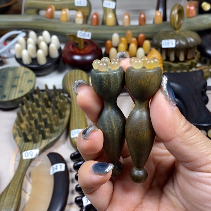 绿檀羊角小莲蓬两个